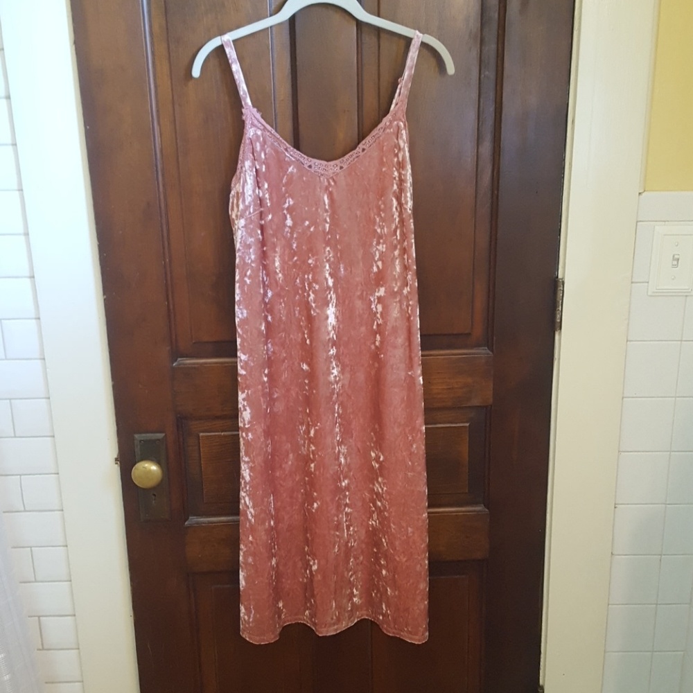 Brand new Bobeau velvety pink dress - Picture 3 of 7